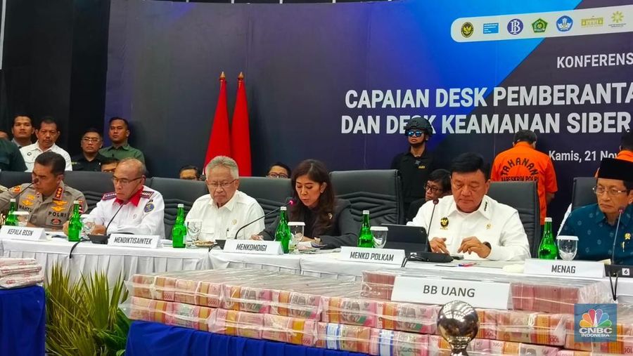 Konferensi Pers Pencapaian Kinerja Desk Pemberantasan Perjudian Daring dan Desk Keamanan Siber dan Pelindungan Data yang akan dilaksanakan di Media Center Kementerian Komdigi, Jakarta Pusat, Kamis (21/11/2024). (CNBC Indonesia/Rosseno Aji)