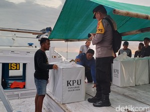 KPU Pangkep Mulai Distribusikan Logistik Pilkada ke Pulau Terluar