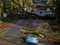 Potret Washington Dihantam Siklon Bom, Rumah-Mobil Hancur