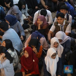 Muda, Berdaya, Tapi Di-PHK