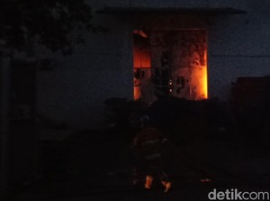 6 Jam Berlalu, Kebakaran Gudang di Terboyo Semarang Belum Padam