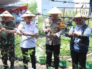 Dukung Swasembada Pangan, Polres Blitar Kota Manfaatkan Lahan Minimalis