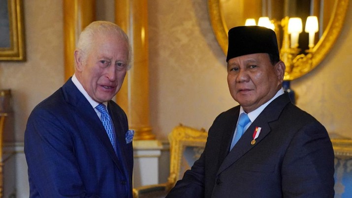 Presiden Prabowo Subianto telah tiba di London, Inggris. Prabowo bertemu Raja Charles III di Istana Buckingham, London, Kamis, (21/11/2024). (via REUTERS/Jonathan Brady)