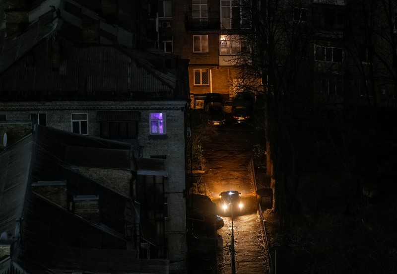 Serangan rudal dan pesawat nirawak Rusia yang besar-besaran telah menargetkan infrastruktur listrik di seluruh Ukraina. (REUTERS/Gleb Garanich) Serangan rudal dan pesawat nirawak Rusia yang besar-besaran telah menargetkan infrastruktur listrik di seluruh Ukraina. (REUTERS/Gleb Garanich)