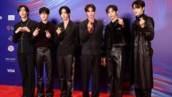 8 Gaya Artis di Red Carpet MAMA Awards 2024, Member RIIZE Tampil Serba Hitam