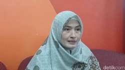 Menyoal Mega Aulia yang Minta Tukang Bubur Naik Haji Disetop setelah Berhijab