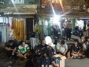 Kampung Narkoba Jalan Kunti Surabaya Digerebek, 25 Orang Diamankan