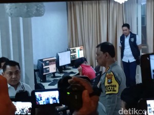 Markas Judi Online Digerebek di Batam, Kapolda: Operator dari Luar Daerah