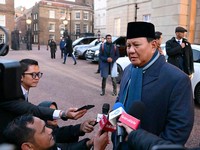 Kabar Gembira! Prabowo Bakal Naikan Gaji Guru PNS & Honorer di 2025