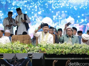 Massa Selawat Akbar di Sumenep Serukan Kemenangan untuk Faham