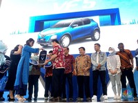Terlaris di Vietnam, Vinfast Serah Terima Unit V5 ke Konsumen di GJAW