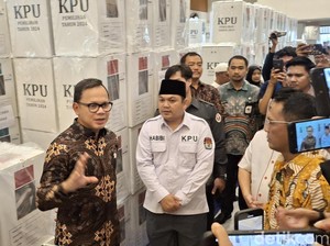 Wamendagri Bima Arya Kunjungi Gudang KPU Bogor, Cek Kesiapan Pilkada