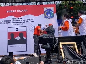 Hadiri Kampanye Akbar, Ahok dan Foke Ikut Simulasi Coblos Pramono-Rano