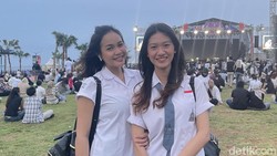 Penonton Ini Rela Datang dari Bandung Demi Bernadya di High School Fest