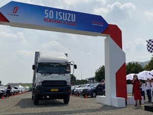 Rayakan Tahun Emas, Isuzu Konvoi Bareng Konsumen