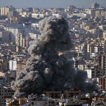 Israel Beringas! Hujan Rudal Hantam Kota di Beirut, 11 Orang Terbunuh