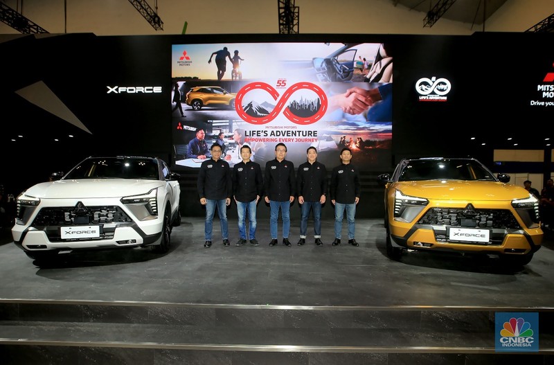 Suasana pameran otomotif Gaikindo Jakarta Auto Week (GJAW) 2024 di ICE BSD, Tangerang Selatan, Jumat (22/11/2024). Suasana pameran otomotif Gaikindo Jakarta Auto Week (GJAW) 2024 di ICE BSD, Tangerang Selatan, Jumat (22/11/2024). (CNBC Indonesia/Muhamad Sabki)
