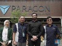 Nouman Ali Khan Kunjungi Pabrik Kosmetik Terbesar di ASEAN
