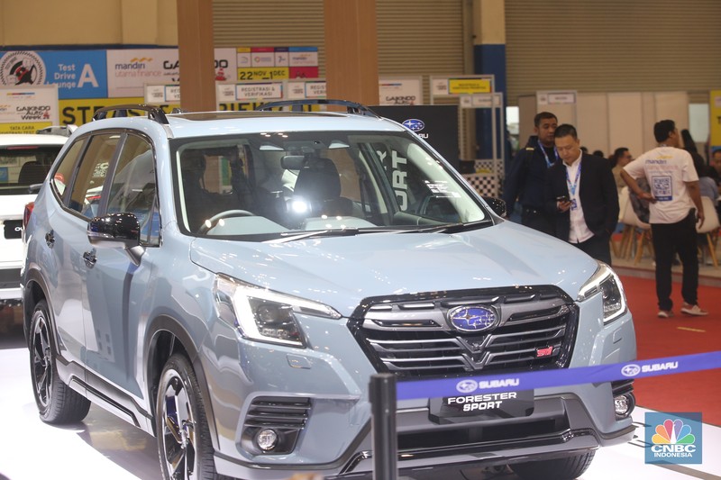 Suasana pameran otomotif Gaikindo Jakarta Auto Week (GJAW) 2024 di ICE BSD, Tangerang Selatan, Jumat (22/11/2024). (CNBC Indonesia/Muhamad Sabki)
