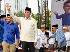 Jokowi Hadiri Doa Bersama Luthfi-Yasin di Simpang Lima Semarang