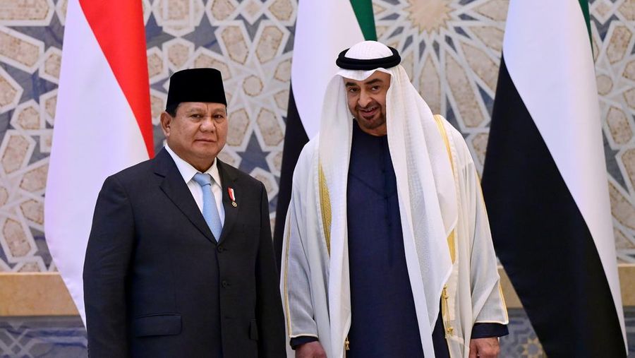 Presiden Prabowo Subianto disambut upacara kenegaraan di Qasr Al Watn, Abu Dhabi, Persatuan Emirat Arab (PEA), pada Sabtu, 23 November 2024. (Muchlis Jr - Biro Pers Sekretariat Presiden)