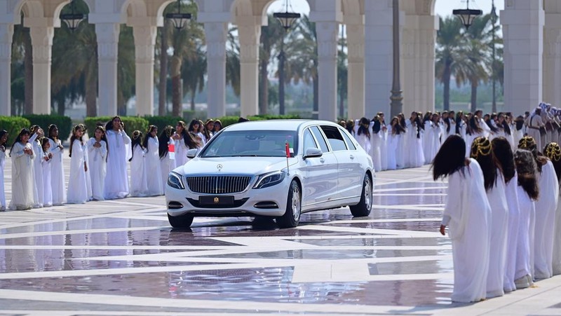 Presiden Prabowo Subianto disambut upacara kenegaraan di Qasr Al Watn, Abu Dhabi, Persatuan Emirat Arab (PEA), pada Sabtu, 23 November 2024. (Muchlis Jr - Biro Pers Sekretariat Presiden)