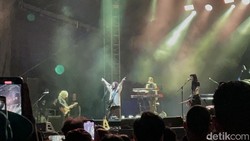 Penampilan Segar St Vincent yang Meliuk-liuk di Joyland Fest