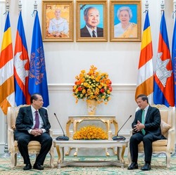 Chairul Tanjung Bertemu PM Kamboja, Bicarakan Angkor Wat