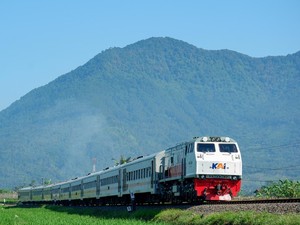 Jumlah Penumpang Kereta Arah Jakarta Naik 19% Jelang Pilkada