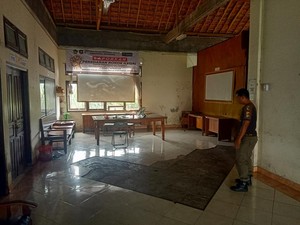 13 Tahun Tak Diperbaiki, Atap Kantor Satpol PP Jembrana Bocor-Keramik Rusak
