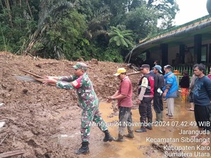 Longsor Karo, Kemensos Bantu Pencarian Korban & Beri Santunan