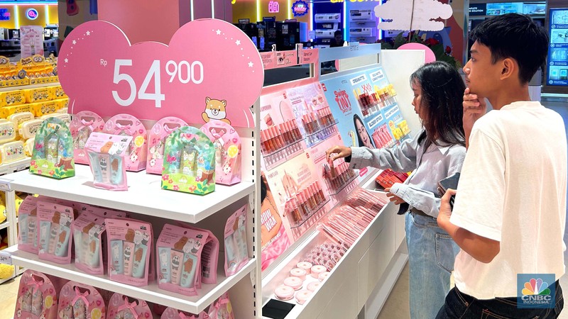 Miniso Pink Baru Buka di Transmart Cilandak. (CNBC Indonesia/Elga)