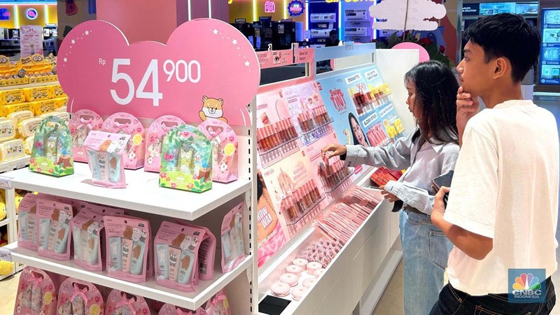 Miniso Pink Baru Buka di Transmart Cilandak. (CNBC Indonesia/Elga)