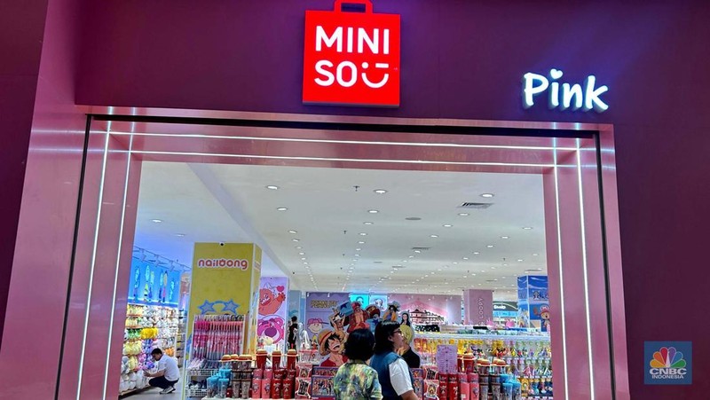 Miniso Pink Baru Buka di Transmart Cilandak. (CNBC Indonesia/Elga)