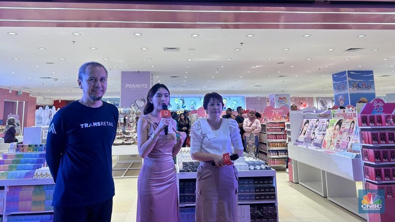 Miniso Pink Baru Buka di Transmart Cilandak. (CNBC Indonesia/Elga)