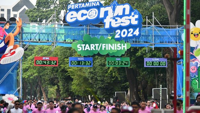 Pelari Apresiasi Pertamina Eco RunFest 2024