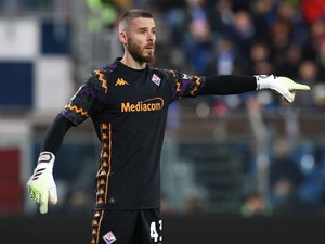Penyerang Fiorentina Heran MU Bisa Lepas De Gea