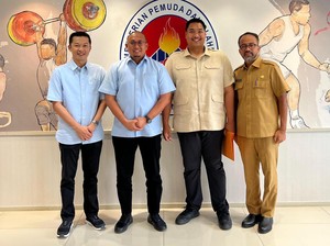 Andre Rosiade Sampaikan Surat Mahyeldi ke Menpora soal Renovasi Stadion GHAS