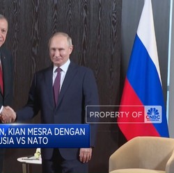 Video: 'Dua Kaki' Erdogan, Mesra Dengan Putin di Tengah Rusia Vs NATO