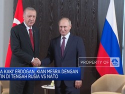 Video: 'Dua Kaki' Erdogan, Mesra Dengan Putin di Tengah Rusia Vs NATO