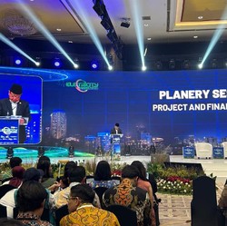 Komut PLN Ungkap Strategi Tarik Investasi Hijau untuk Transisi Energi