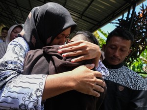 Tangis Haru Supriyani Divonis Bebas di Kasus Tuduhan Aniaya Siswa
