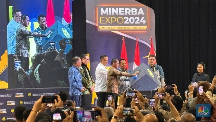 Menteri ESDM Bahlil Lahadalia membuka Minerba Expo 2024 di Balai Sarbini, Jakarta. CNBC Indonesia/Firda Dwi Muliawati