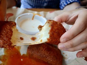 Mozza Nashville yang Mulur Pedas Viral Diracik dengan Bahan Ini