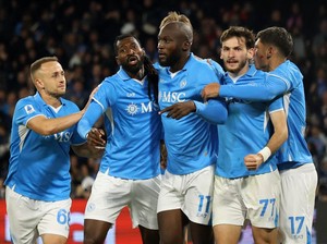 Napoli Gelar Latihan Dobel di Malam Natal Jelang Hadapi Jay Idzes dkk.