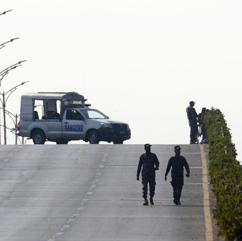 Pakistan Tiba-Tiba Lockdown, Jalan Diblokir-Jaringan Seluler Diputus