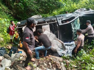 Pikap Bawa Logistik Pilkada Buru Maluku Kecelakaan Tunggal, 4 Polisi Terluka