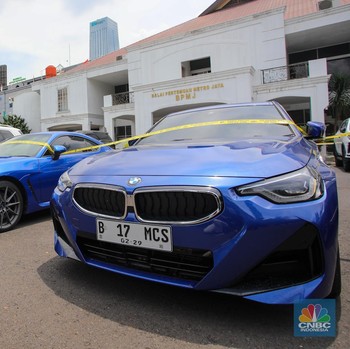 Potret Tersangka Kasus Situs Judi Online, Puluhan Mobil Mewah Disita