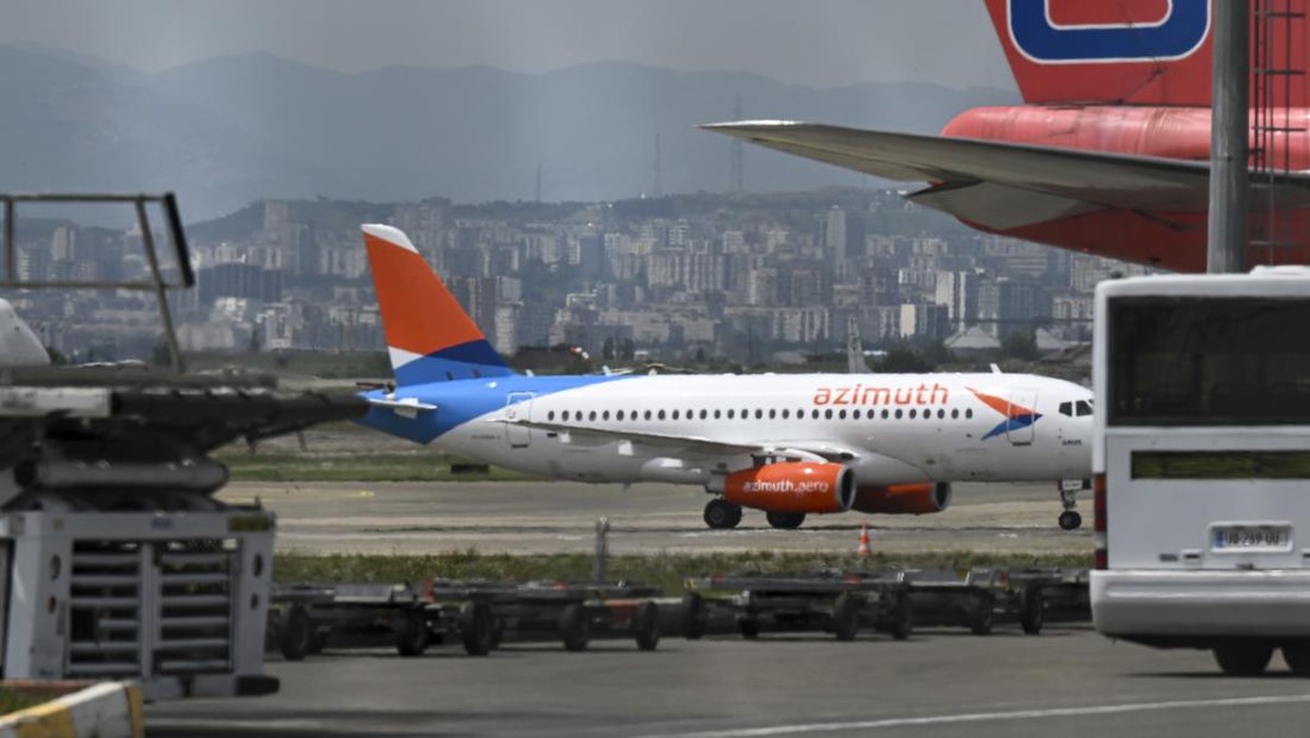 Gempar! Pesawat Jet Rusia Ludes Terbakar di Bandara Turki, 95 Penumpang Diselamatkan