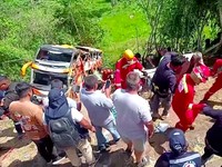 Penampakan Bus Bawa Pelajar Terjun ke Jurang, 11 Orang Tewas